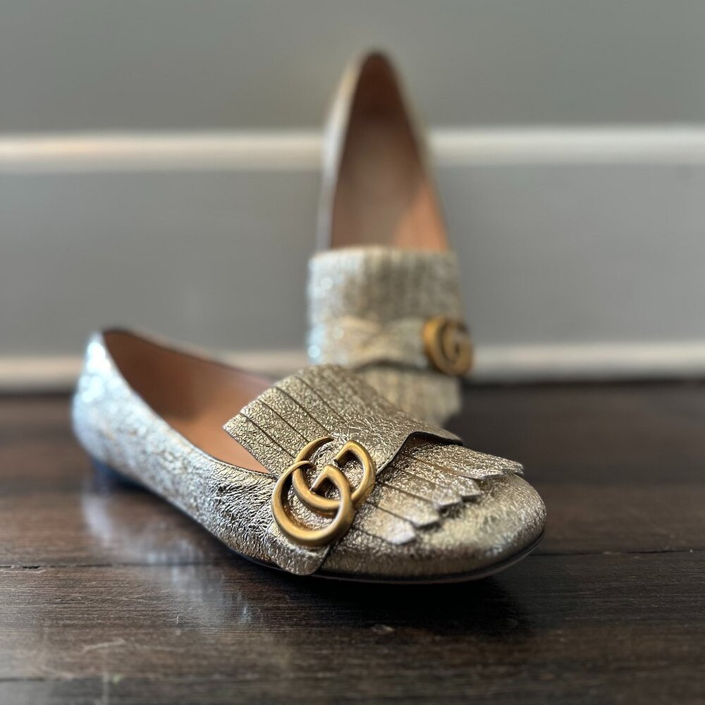 GUCCI Marmont Crackle Leather Gold Tassel GG Loafer 37 (sz. 7)